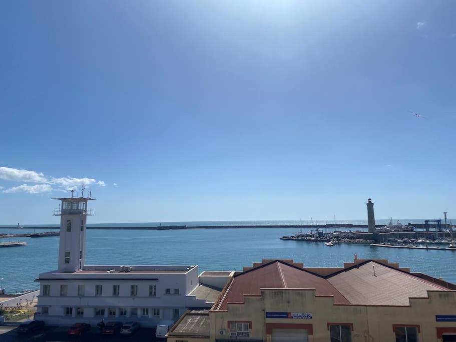 Panoramic - Magnifique T3, Climatise Avec Parking Sete